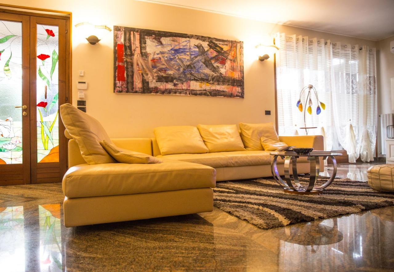 Villa Ivana ديسينسانو ديل غاردا المظهر الخارجي الصورة