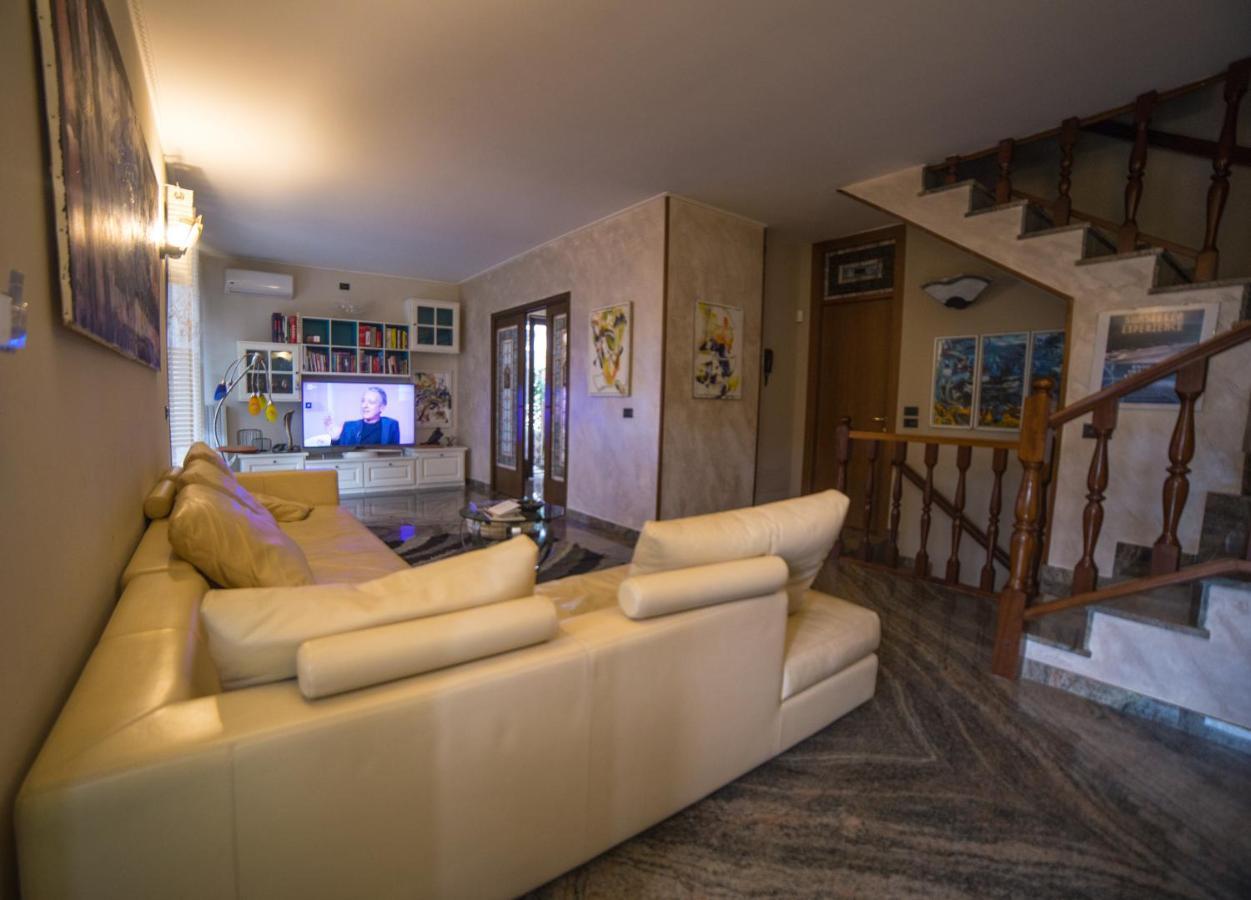 Villa Ivana ديسينسانو ديل غاردا المظهر الخارجي الصورة