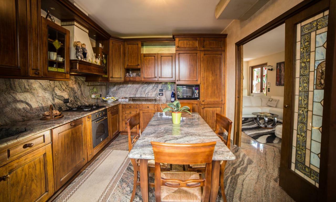 Villa Ivana ديسينسانو ديل غاردا المظهر الخارجي الصورة